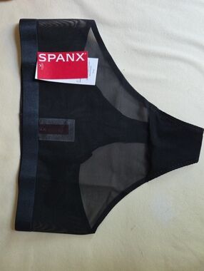SPANX Black SheerSense Supersmooth Thong